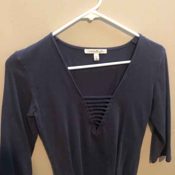 Express Top ♥️ - Picture 3 of 5